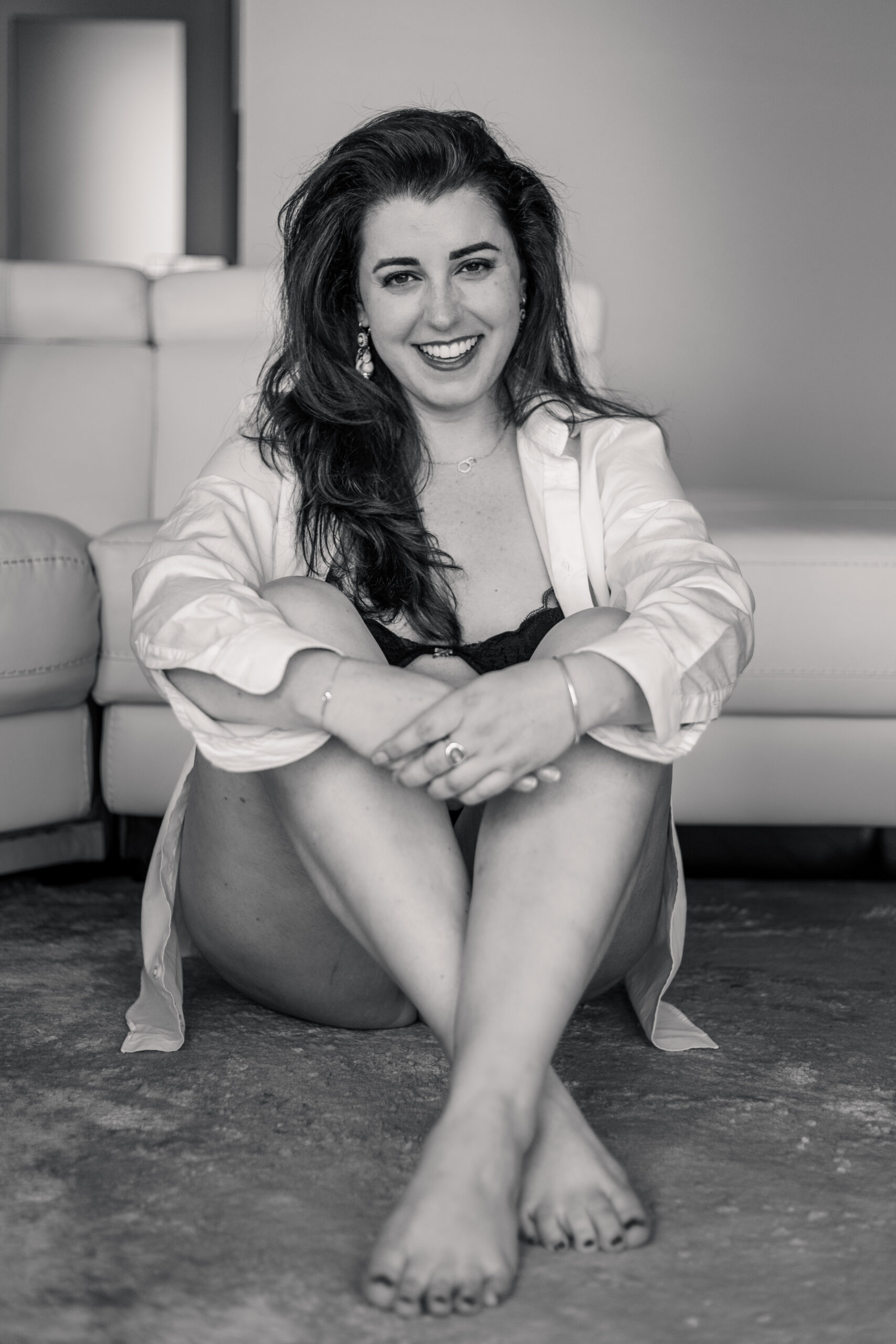 Femme assise boudoir